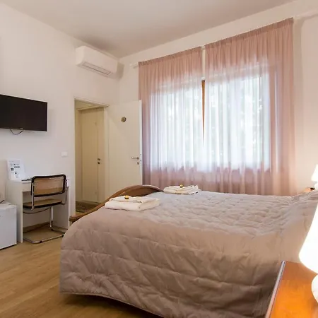 Querceto Bed & Breakfast *